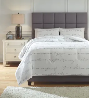 Adrianna Signature Design by Ashley Comforter Set King