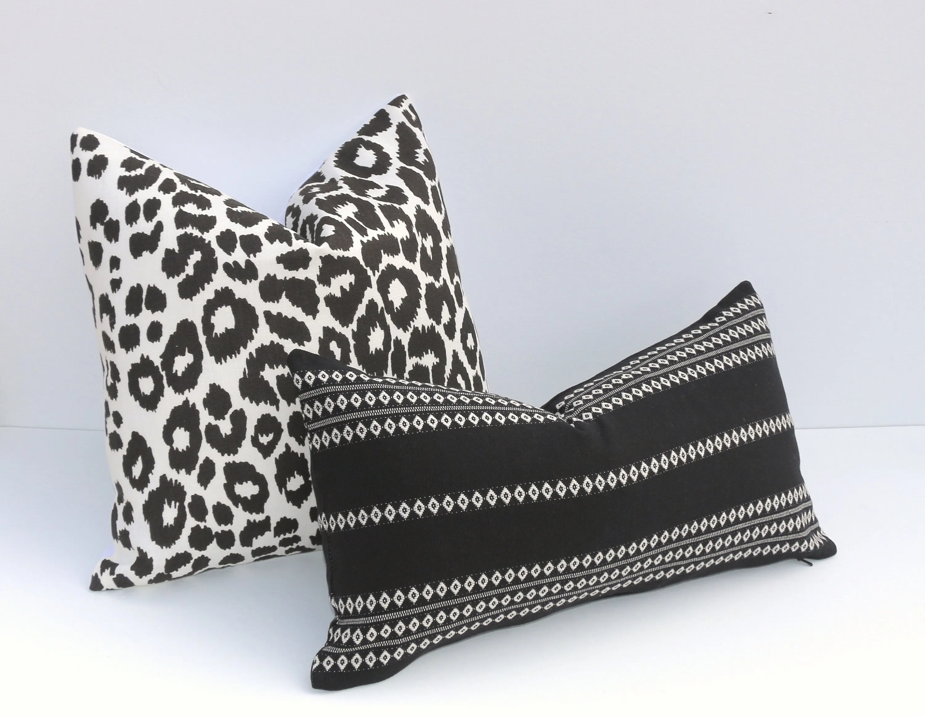 Aztec Stripe Pillow / Black & White Pillow Cover / Designer Zipper Pillow Cover / Bohemian lumbar Pillow cover / Boho Mudcloth Cushion cover