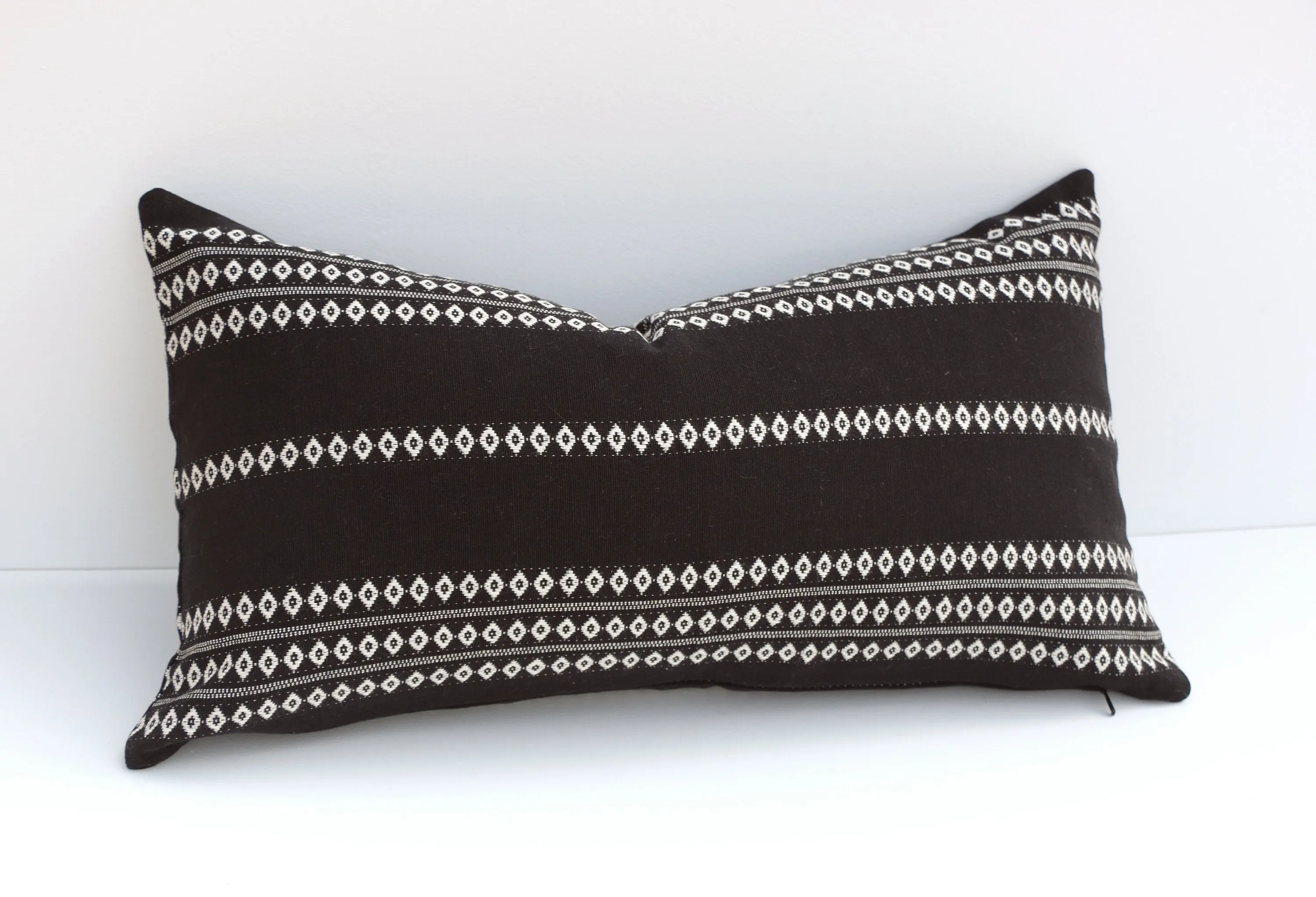 Aztec Stripe Pillow / Black & White Pillow Cover / Designer Zipper Pillow Cover / Bohemian lumbar Pillow cover / Boho Mudcloth Cushion cover