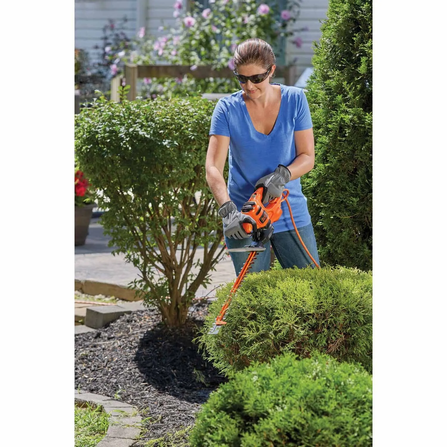 Black & Decker BEHTS125 16 in. SAWBLADE™ Electric Hedge Trimmer