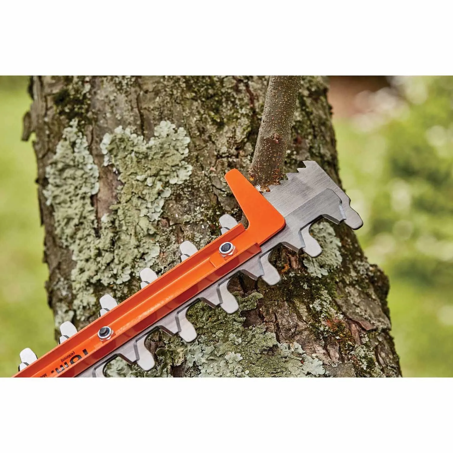 Black & Decker BEHTS125 16 in. SAWBLADE™ Electric Hedge Trimmer