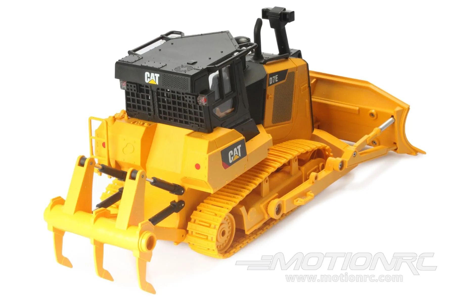 Diecast Masters 1/24 Scale Caterpillar D7E Tracked Bulldozer - RTR