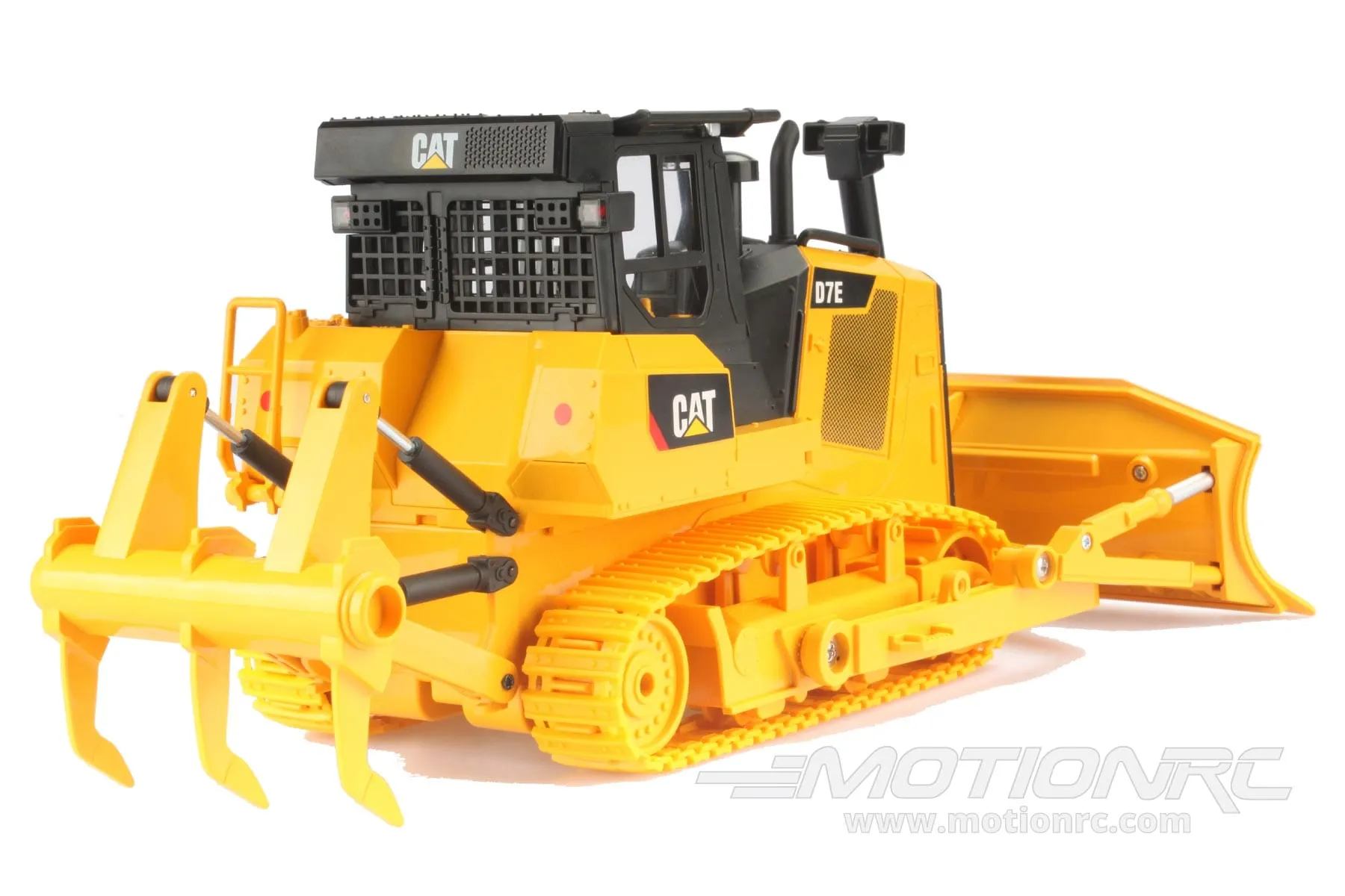 Diecast Masters 1/24 Scale Caterpillar D7E Tracked Bulldozer - RTR