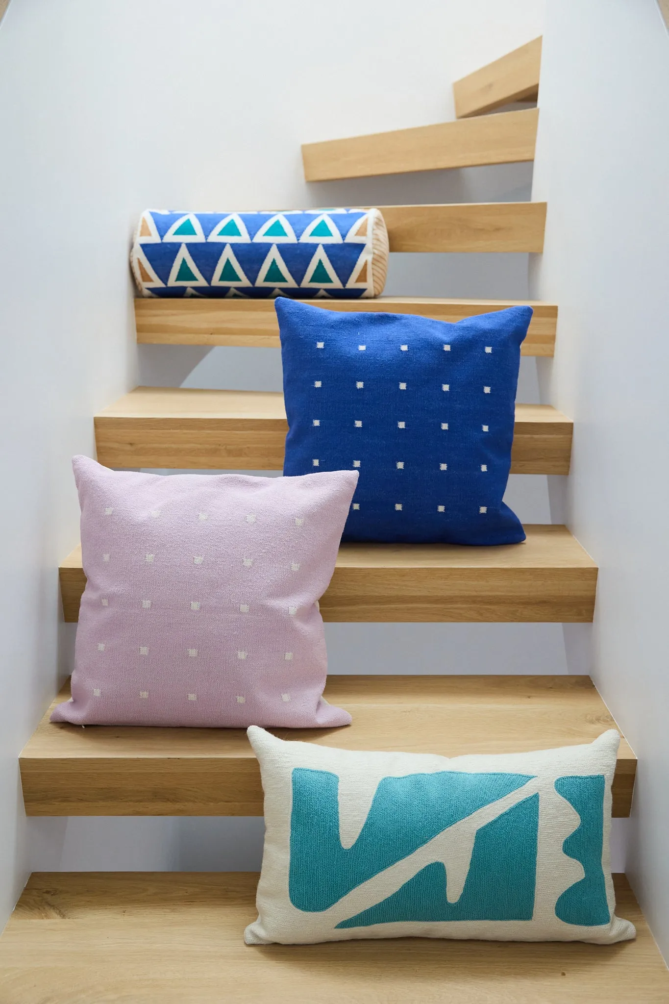 DOTS PILLOW - LAPIS