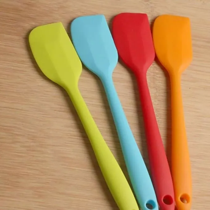 Heat-Proof Spatula for Cooking & Baking with Oil Greasing Brush (Multicolor, 1 Pack)