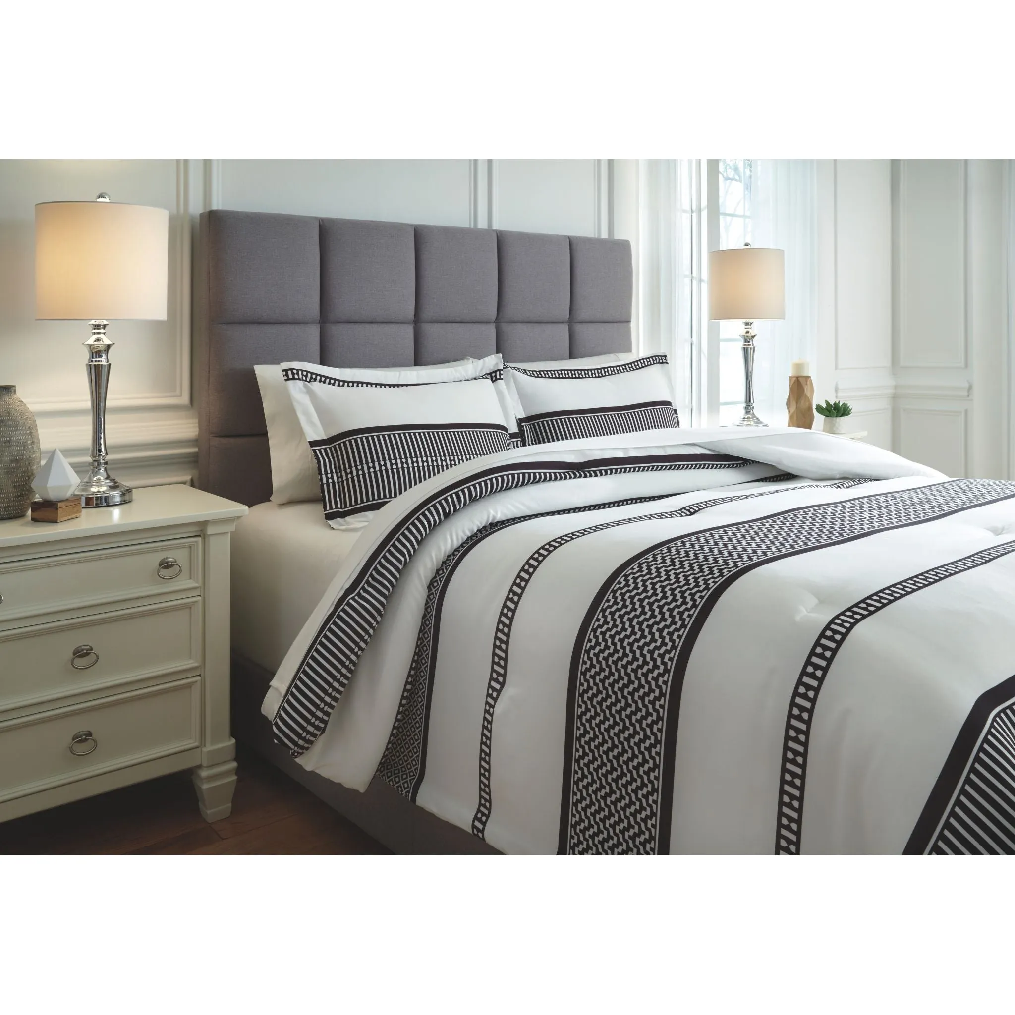 Masako King Comforter Set