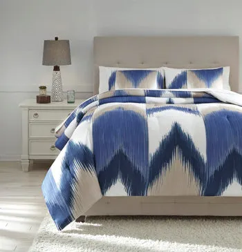 Mayda Signature Design by Ashley Comforter Set King