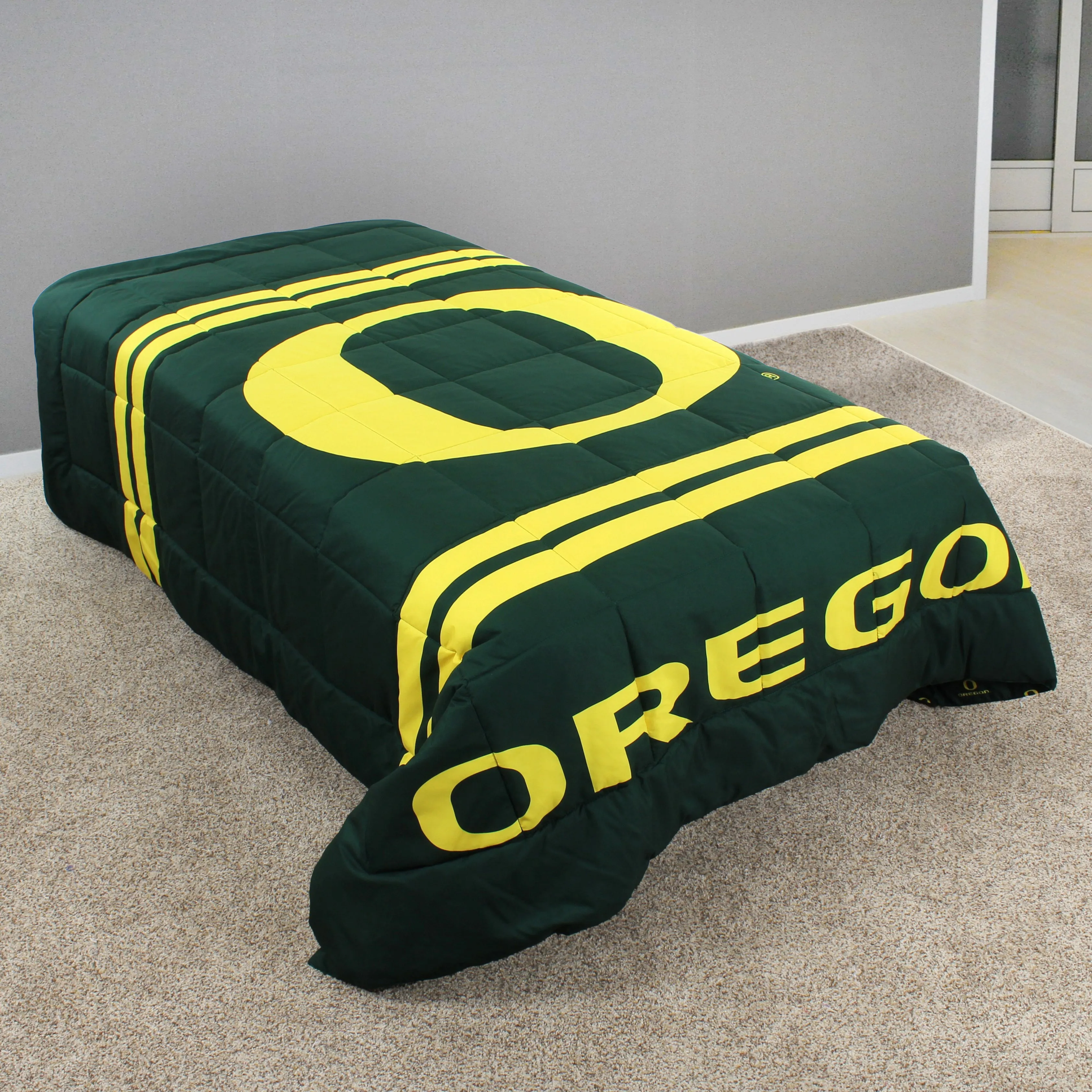 Oregon Ducks Reversible Polyester Comforter Set