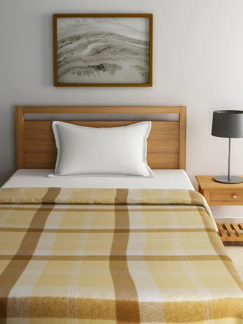 Raymond Home Yellow & Brown Checked Heavy Winters Comforter