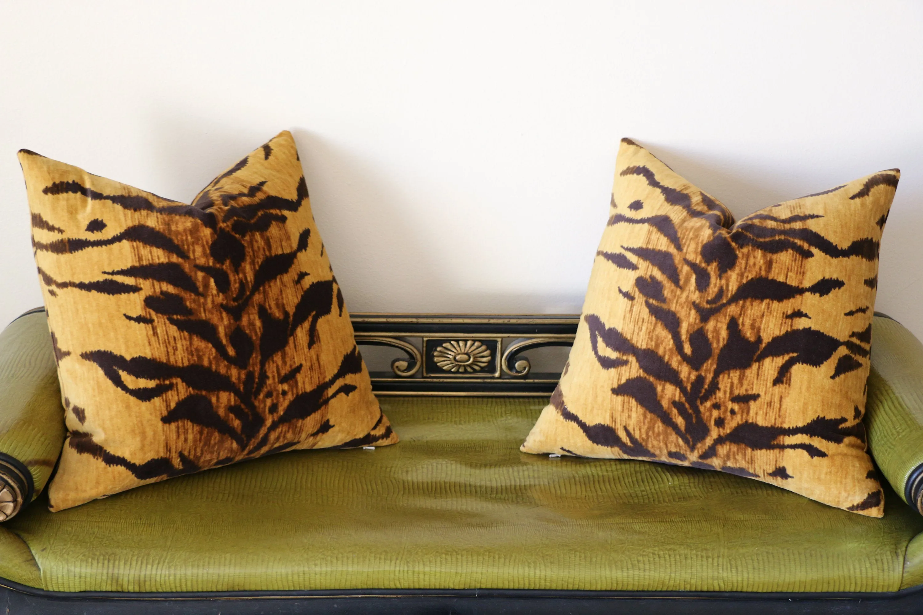 Velvet Tiger Cushion Cover / Velvet Leopard Pillow / Animal Print Pillow Cover / Jamil Natural Pillow / Beverly Hills Hotel Pillow