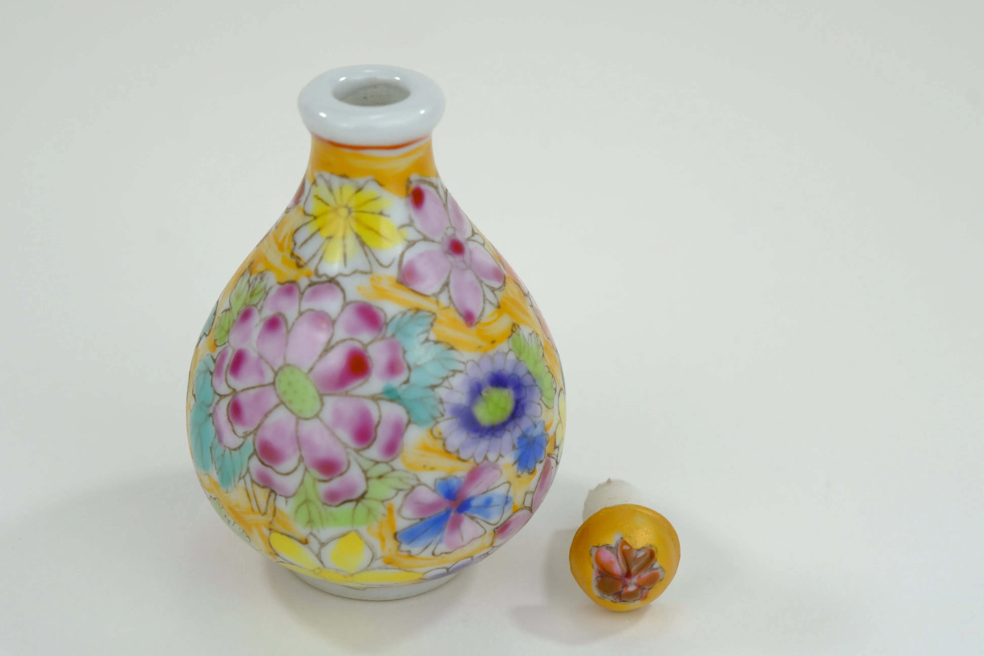 Vintage Chinese Porcelain Floral Motif Snuff Bottle 3"