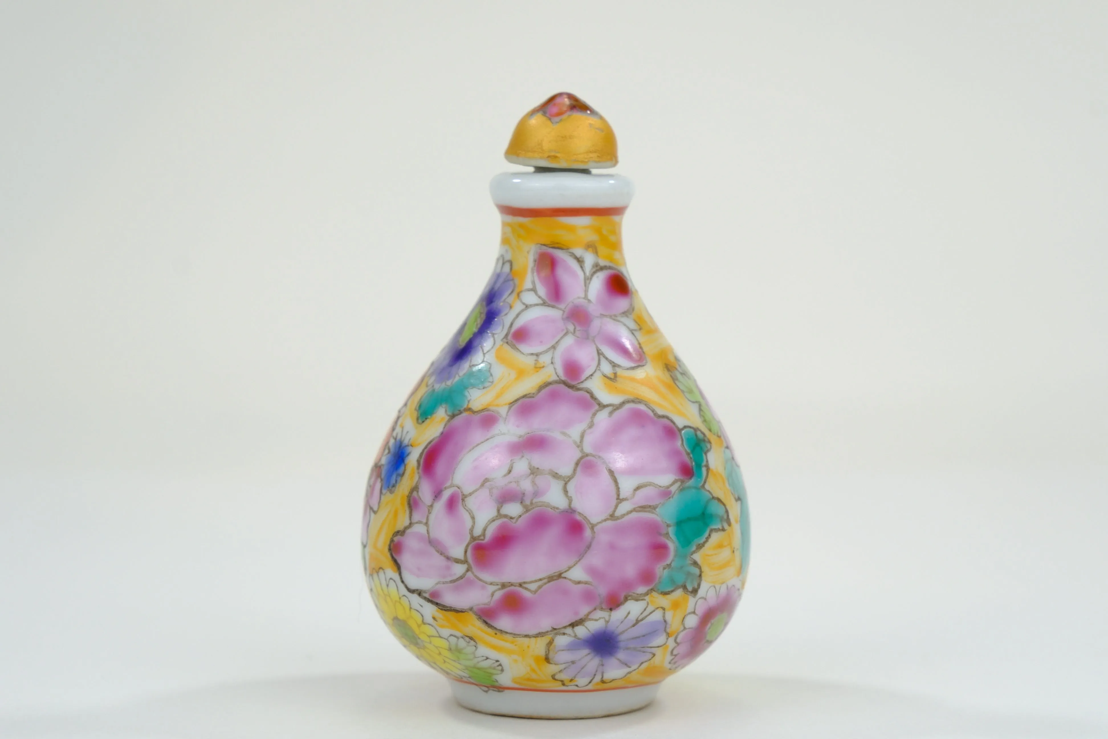 Vintage Chinese Porcelain Floral Motif Snuff Bottle 3"